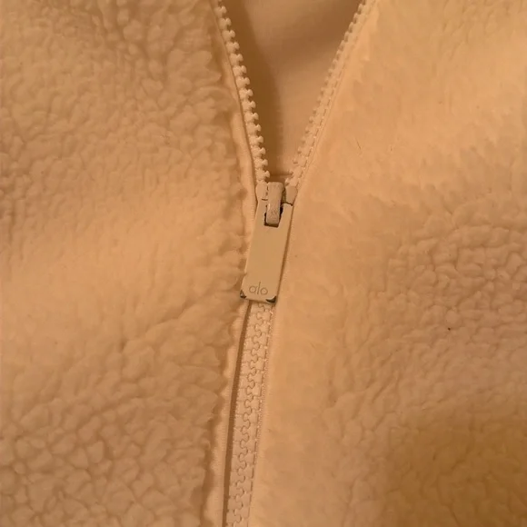 Alo Foxy Sherpa jacket - Picture 2 of 8